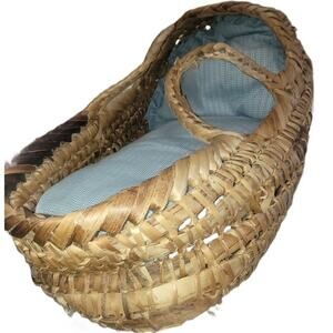 28" L X 14" W X 12" H Vintage Palm Weaved Hooded Doll Carrier Basket W/Handles